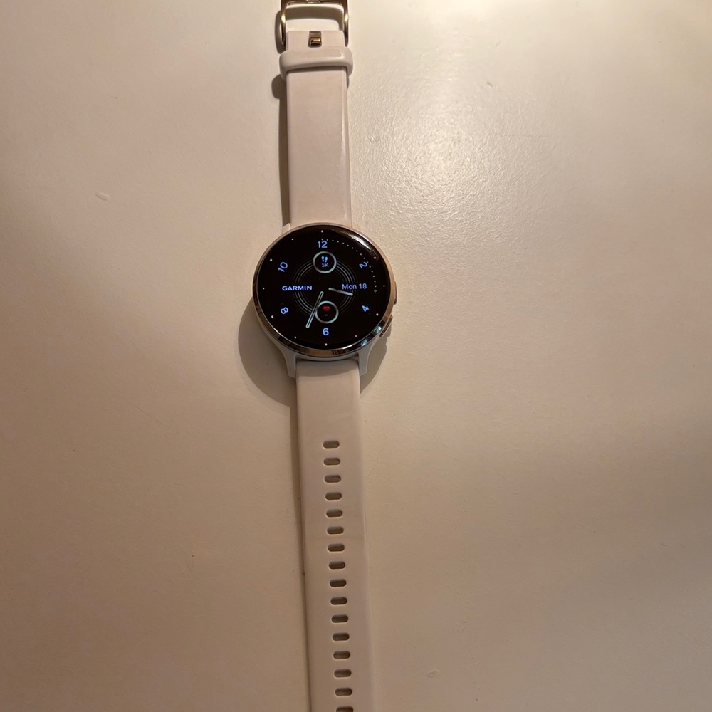 Garmin Venu 3S Smartwatch Soft Golf with Ivory